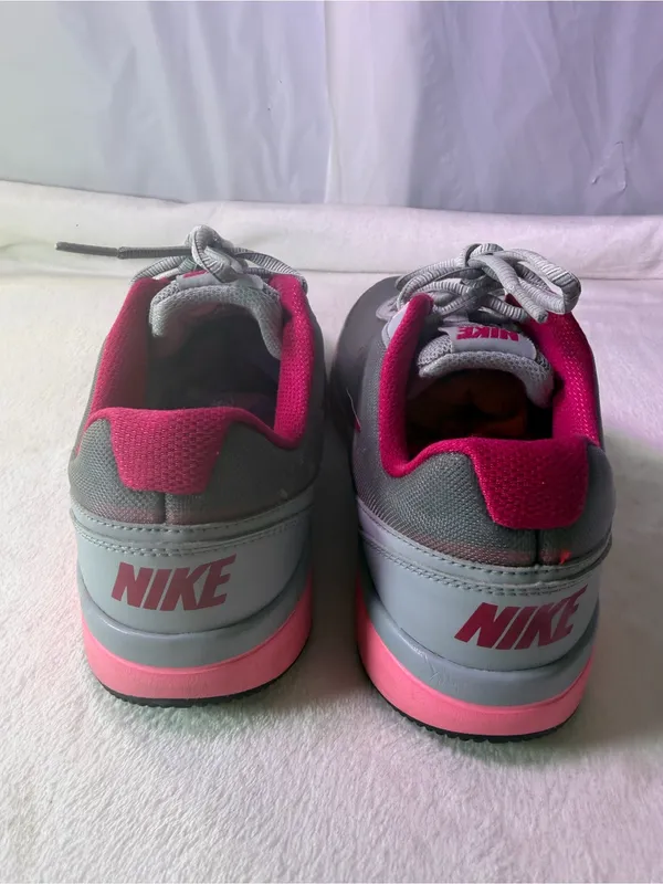 Nike Women’s Gray and Pink Athletic Sneakers - Image 7