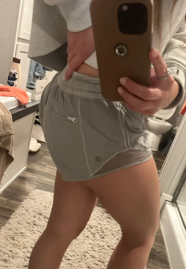 Lululemon Hotty Hot Short 2.5” - Image 2