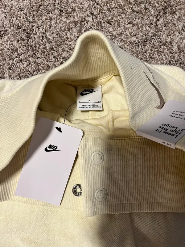 Nike Cream  Cloth Shorts - Image 2