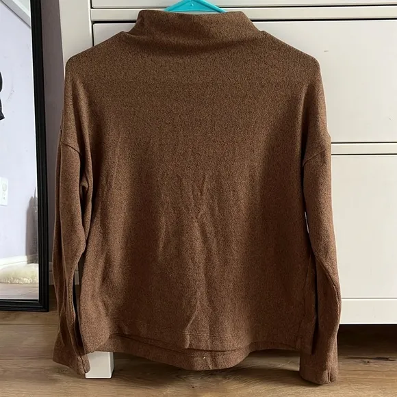 Uniqlo Mock Neck Top - Image 2