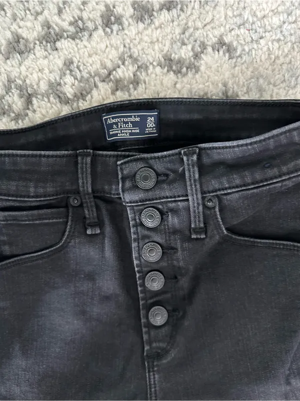 Abercrombie Women’s Black Distressed High-Rise Skinny Jeans-Stretch - Image 2