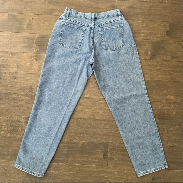 Vintage 90’s Hi-Waist Light Wash Mom Jeans - Image 6