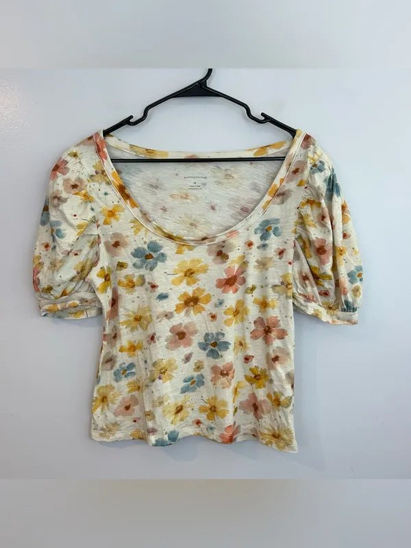 Anthropologie Wide Neck Short Puff Sleeve Pastel Cotton Floral Top Size Medium - Image 2
