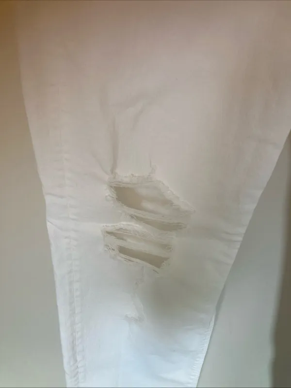 American Eagle Womens Jeans Womens 12 White Denim Distressed Button Fly - Image 5