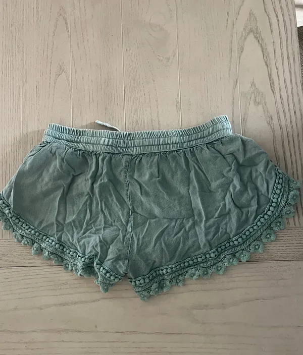 Devi boho green summer lace shorts with pom pom Size XS - Image 4