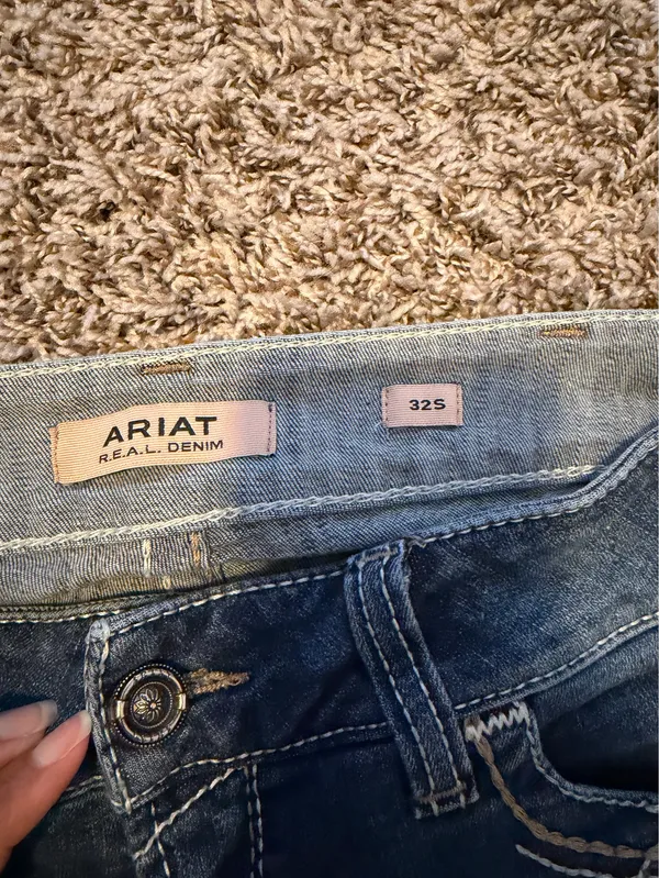 Women’s sz 32S Ariat Mid Rise Boot Cut Jeans - Image 4