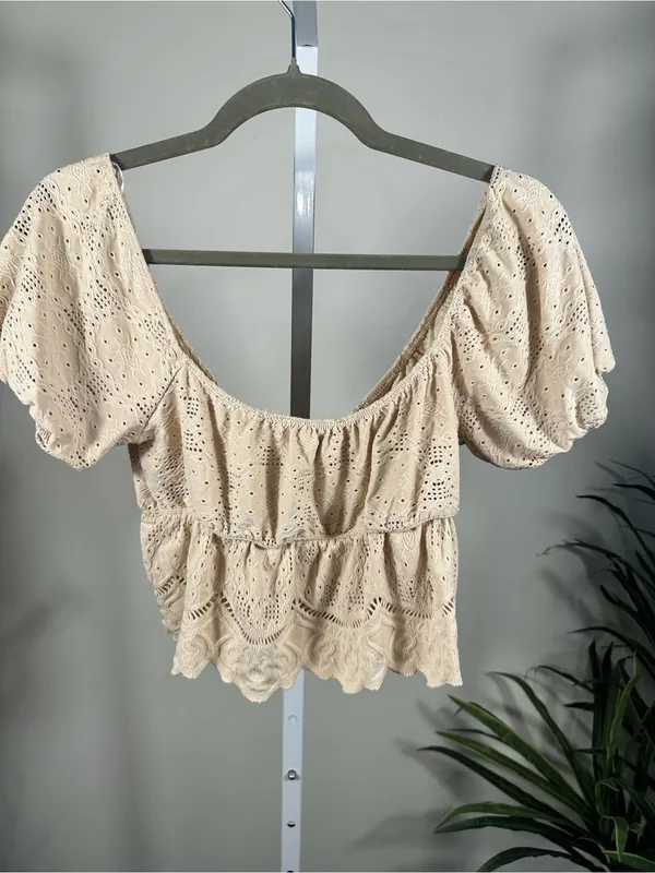 X345. Urban Romantics Medium Cream Eyelet Embroidered Tie Front Crop Top Boho - Image 4