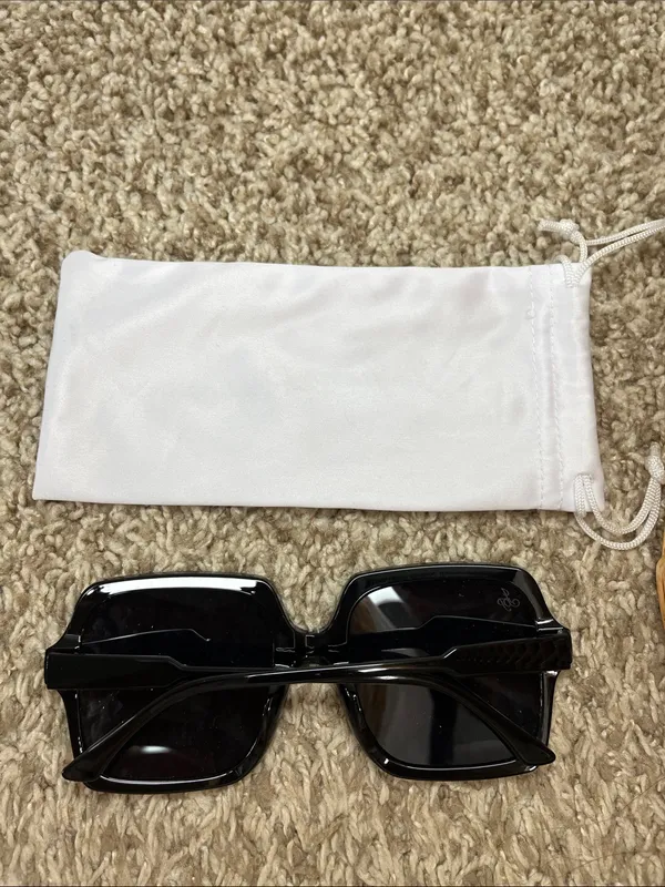 NIB Jeepers Peepers Black Oversized Square Sunglasses - Image 2
