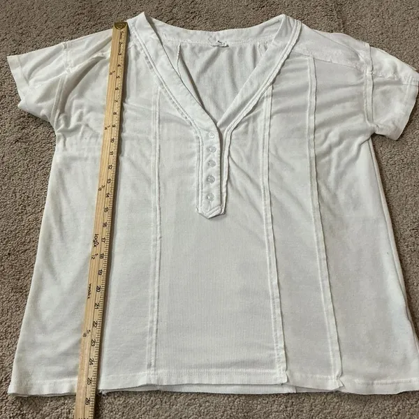 POL Short Sleeve V Neck Button Up Oversized Henley Tee Shirt White Ribbed Size S - Image 4