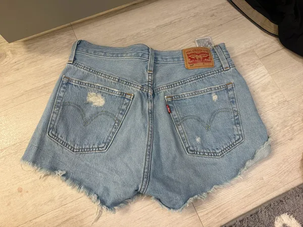 Levi shorts in great condition  - Image 2