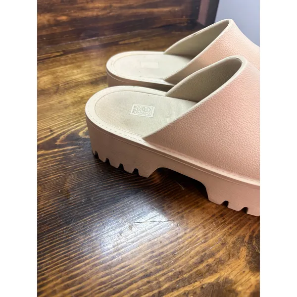 Tan Platform‎ Clogs Size 10 - Image 6