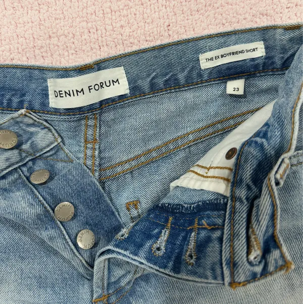 Aritzia Denim Forum Shorts - Image 3