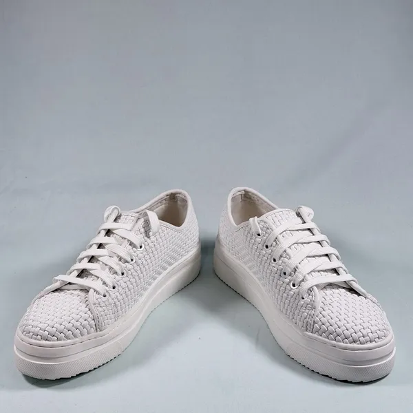 On‎ 34th Size-6M Women's Lusille Woven Lace-up Sneakers, White - Image 10