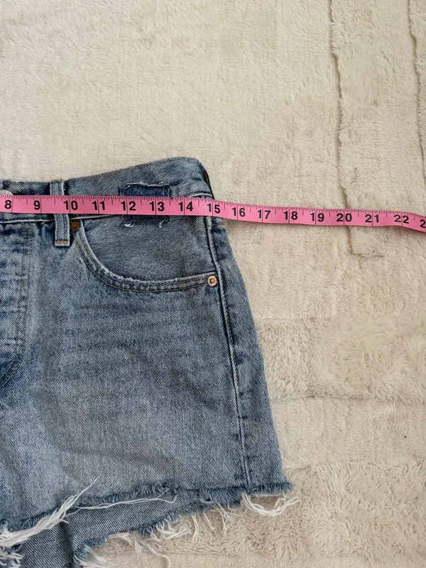 Levi’s Shorts Denim Cut-Off - Image 3
