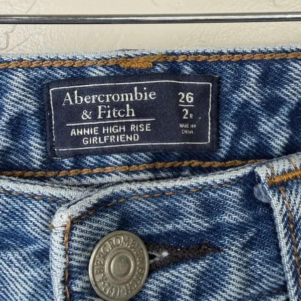Abercrombie & Fitch Vintage Wash Annie High Rise Girlfriend Tapered Leg Jeans - Image 6
