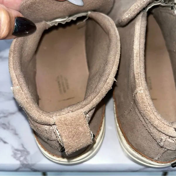 TOMS Paxton Ankle Sneaker Light Taupe Suede Size 7 Casual Comfy‎ Slip On Cushion - Image 5