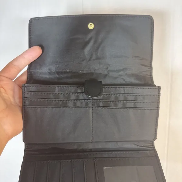 Unbranded Travel Large Trifold Leather Wallet - Black Preowned - Image 4