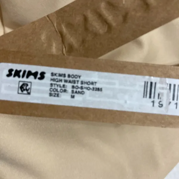 SKIMS Body High Waist Shapewear Shorts M - Image 5