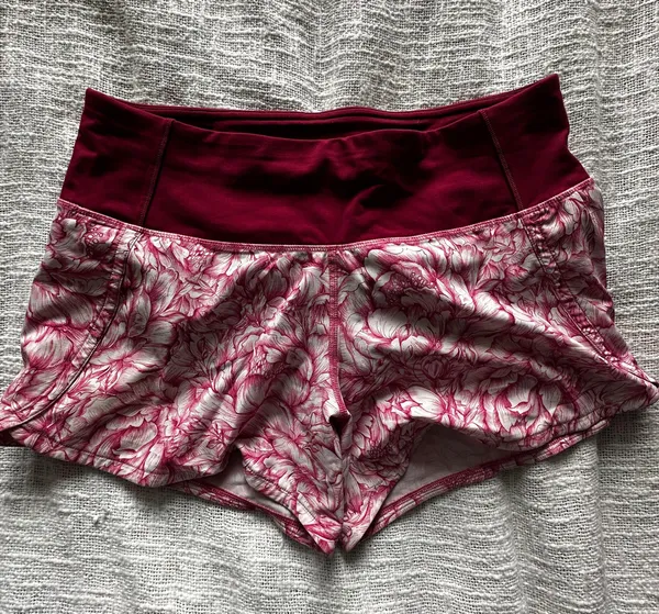 Lululemon Speed Up Shorts- Floral Bloom White Star Ruby Exclusive Color - Image 6