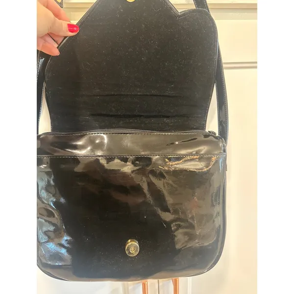 Vintage Black Patent Leather Shoulder Bag Purse Flap Gold Buckle Genesis - Image 4