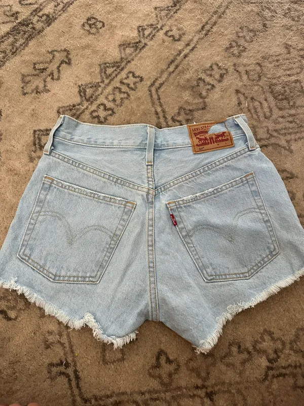 Levi’s Shorts 501 - Image 2