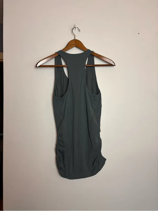 ATHLETA Gray Speedlight Seamless Sleeveless Tank Top - Color is Metropolis Grey - Image 8