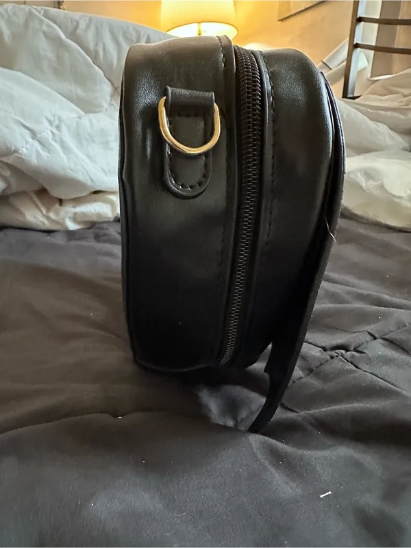 Black Bat Wing Crossbody Bag - Unbranded - Image 6