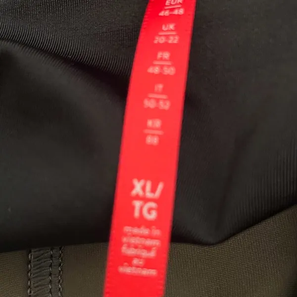 Spanx XL Camo Leggings - Image 2