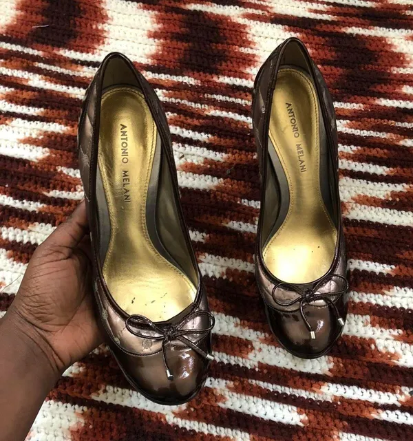 Antonio Melani Y2K Brown Whimsygoth schoolgirl patent genuine leather kitten 3” heels pumps - Image 4