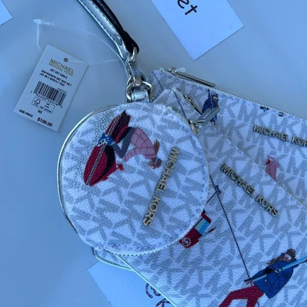 Michael Kors Ski Print Jet Set Girls Trio Wristlet Set - Image 3