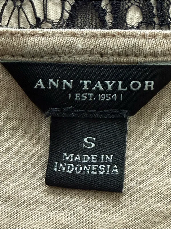 Ann Taylor Black Nude Sheer Lace Overlay Round Neck Short Sleeve Top Size S - Image 7