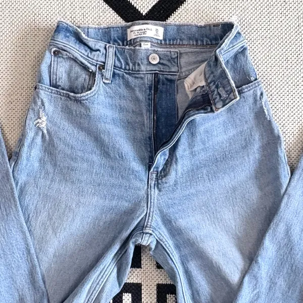 Abercrombie & Fitch Curve Love 90s Ultra High Rise Straight Ripped Jeans Size 25 - Image 8