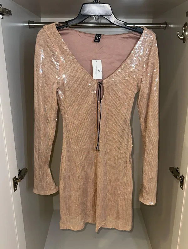 Windsor A Night Like This Sequin V-Neck Mini Dress - Image 2