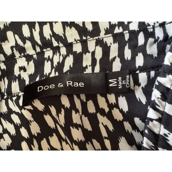 Doe &‎ Rae Button-Front Shirt Long Sleeve Size Medium Polyester Business Casual - Image 3