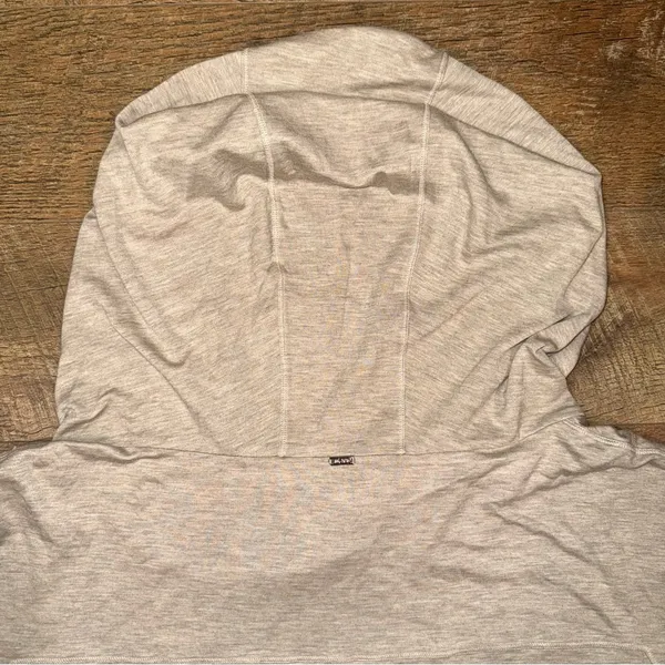 St. John Sport Short Sleeve Hooded Top - Image 8