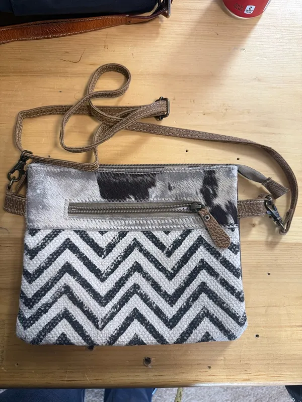 Myra Bag‎ Staggering Canvas & Cowhide Crossbody Bag Adjustable Western Chevron - Image 4
