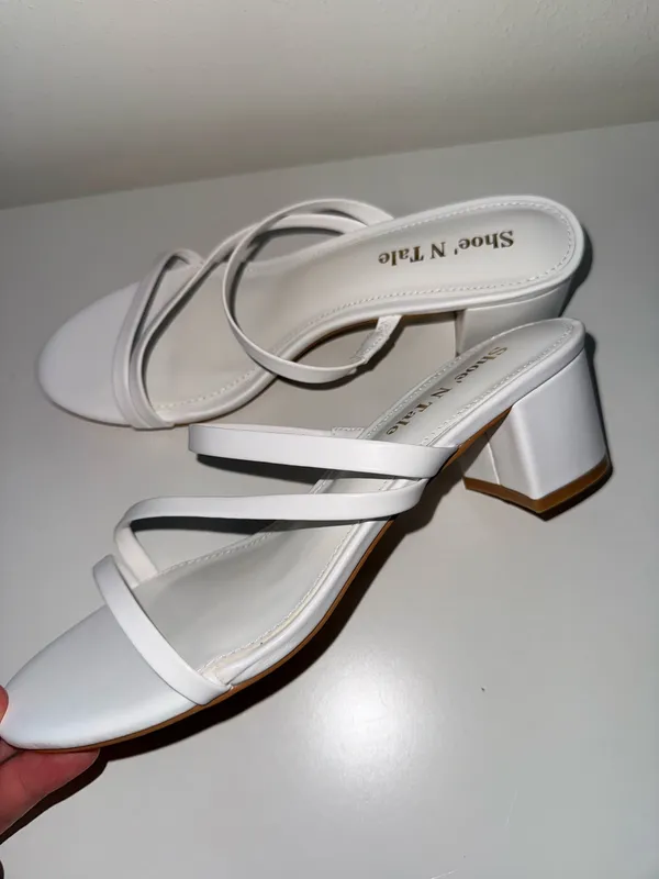 Shoe’N Tale White Strappy Chunky Block Sandals Heels Bridal Wedding New - Image 4