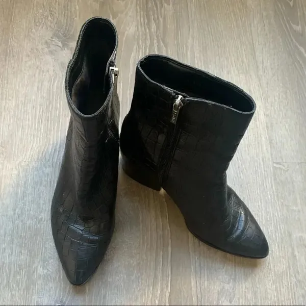 1 state Black Women's Jahmil Croc Embossed Leather High Block Heel Booties - Image 9