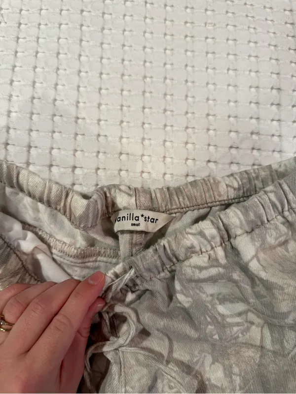 Vanilla Star Camo Pants - Image 4