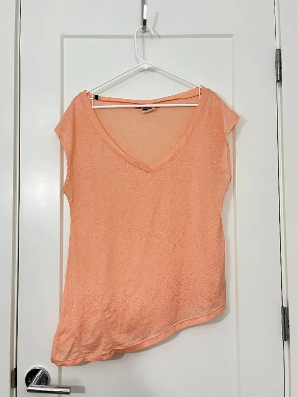 Gymshark x Nikki Blackketter Medium Peach Asymmetrical Hem Athleisure Top - Image 2