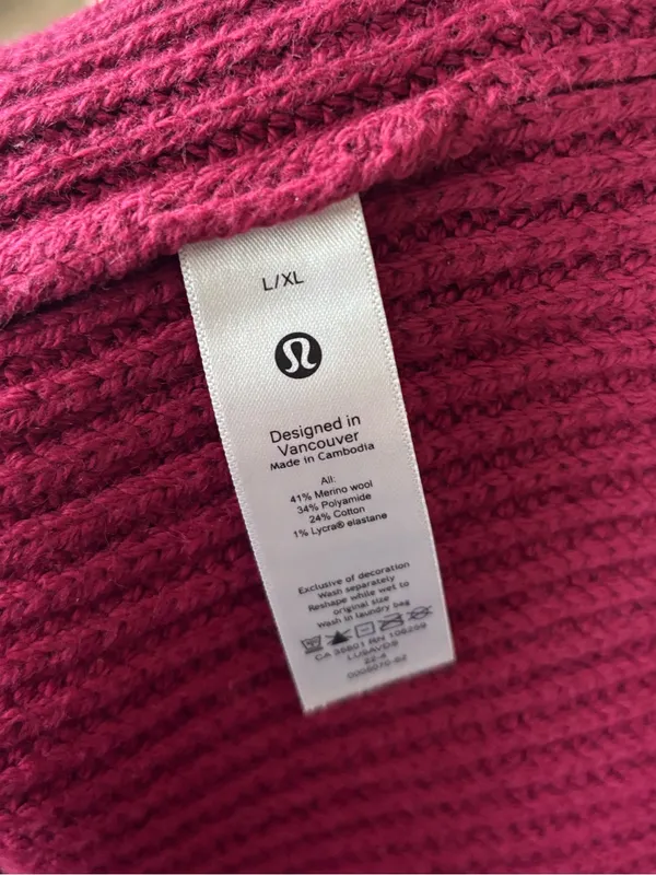 Merino Wool Ribbed Beanie Hat - Raspberry - Image 3