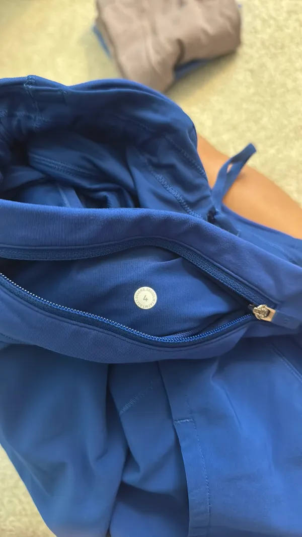 Lululemon Shorts Speed Up 4" - Image 5