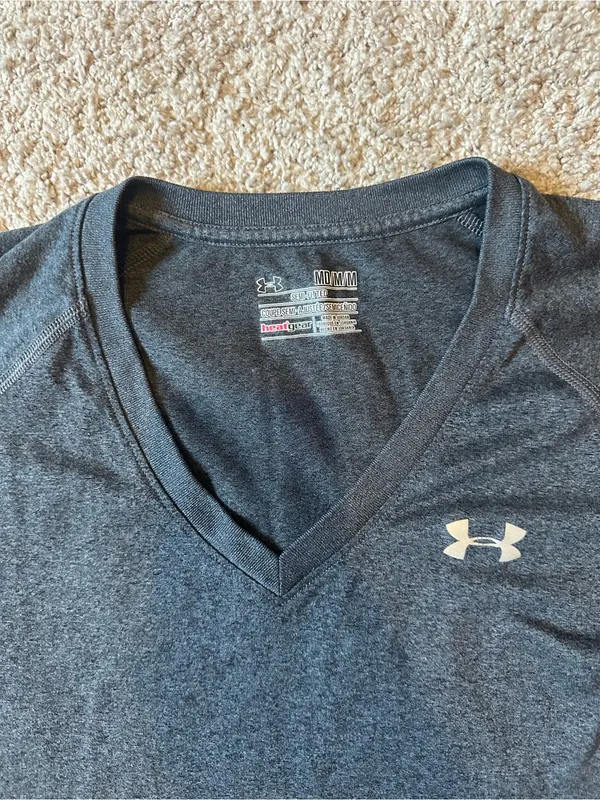 Under Armour Women's Dark Gray V-Neck Short Sleeve Performance Tee - Image 2
