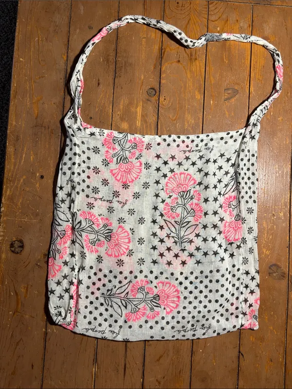 Free People lightweight, reusable cotton-gauze boho tote bag - Image 3