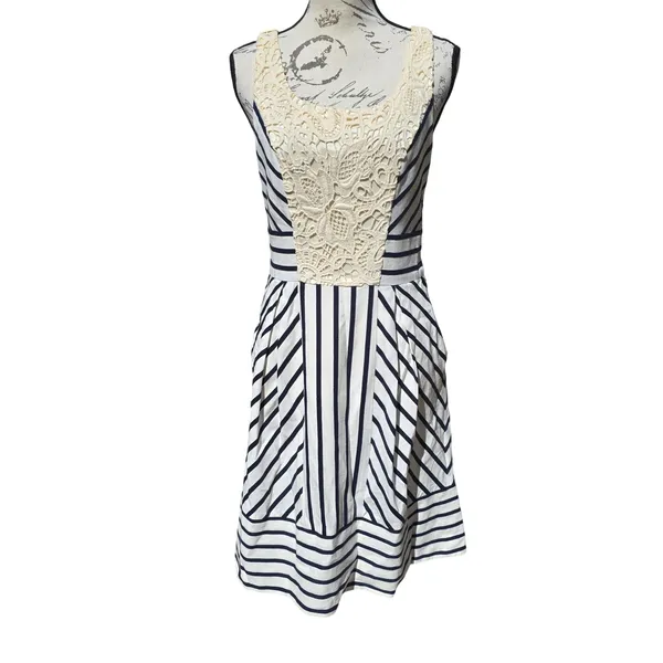 Maeve Anthropologie‎ Striped Lace Bib Fit Flare Dress Black White Size 6 - Image 2