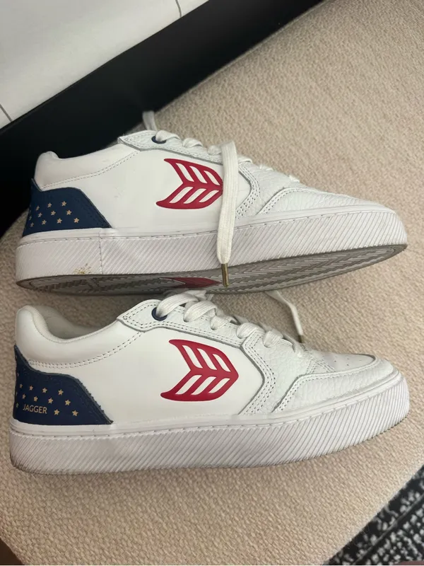 Patriotic Cariuma White Leather Sneakers with Red Logo and Navy Heel - Image 2