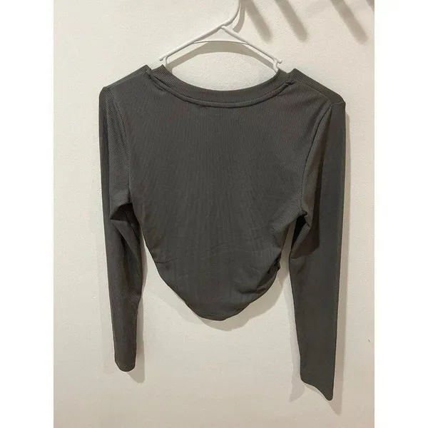 Cider NWT Women Medium Grey Long Sleeve Ruched Sided Crop Top Fall Streetwear - Image 3