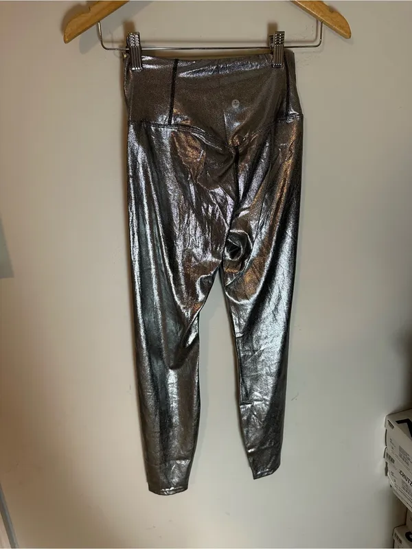 NWT Halara SoftlyZero™ Faux Leather Crossover Foil Stretchy Leggings small - Image 5