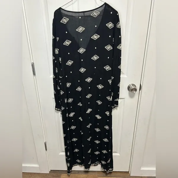 Free People Black Dress with White Embroidery - Image 4