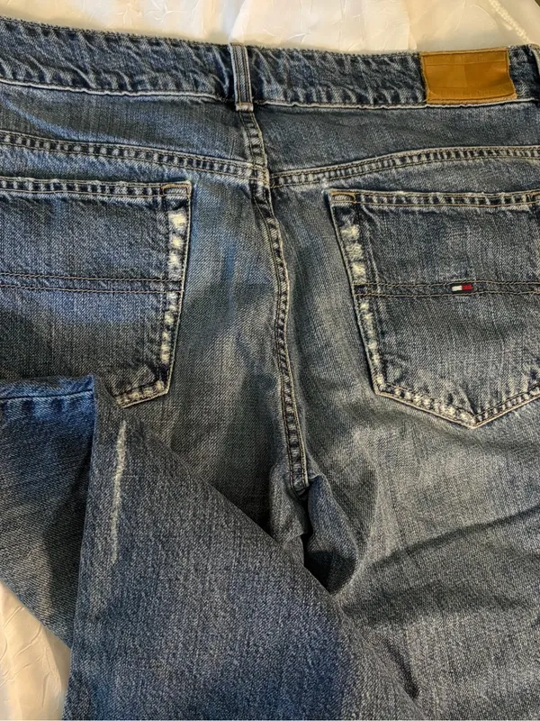 Tommy Hilfiger | wide leg capri jeans, distressed, medium | size 12 - Image 7